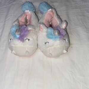 Carter’s slippers size 3/4 extra small